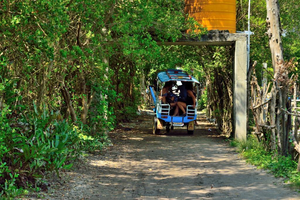 Gazebo Meno Gili Meno Exterior foto